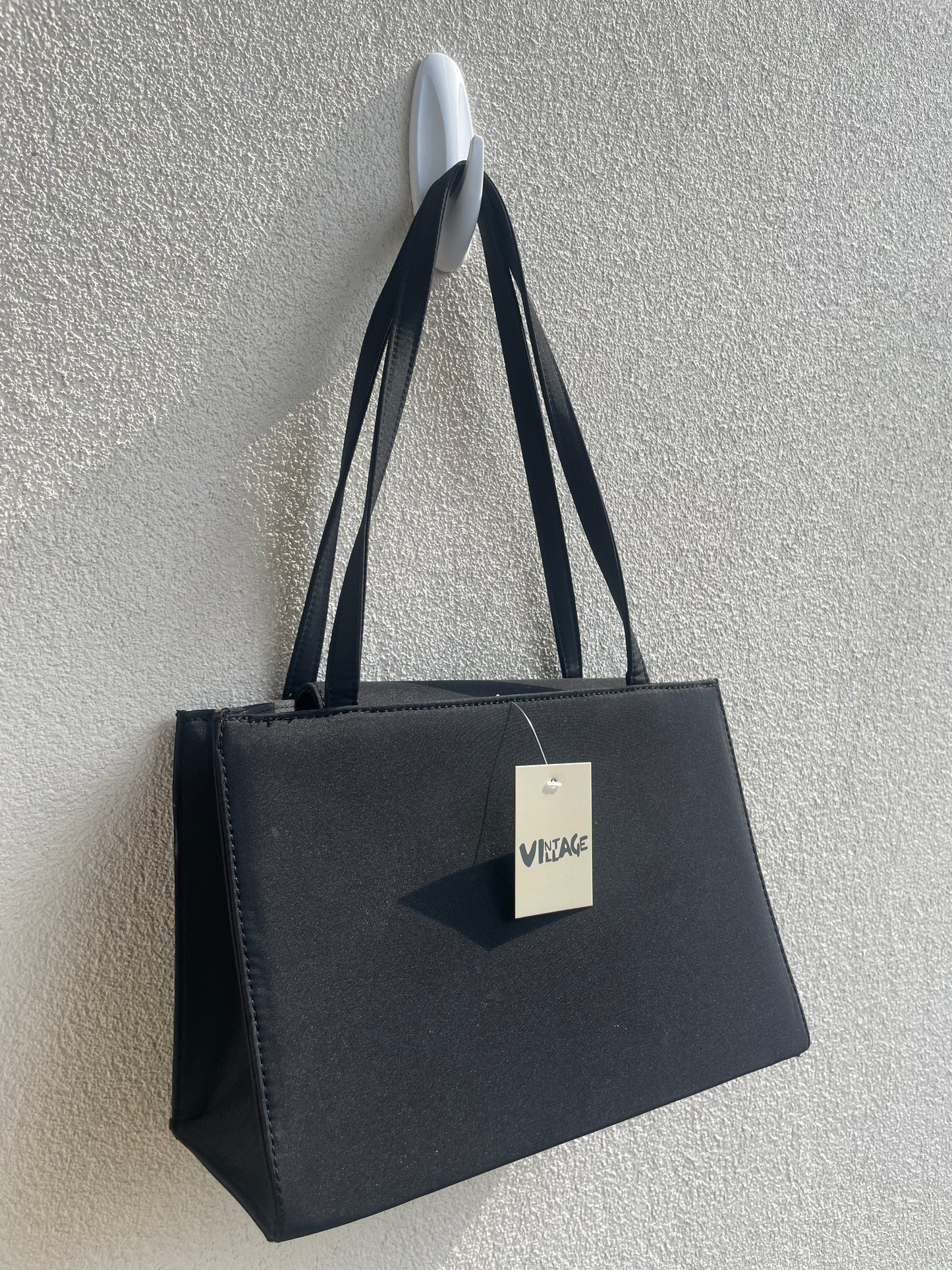 Noir Chic Vintage Purse with Flip Phone Pocket