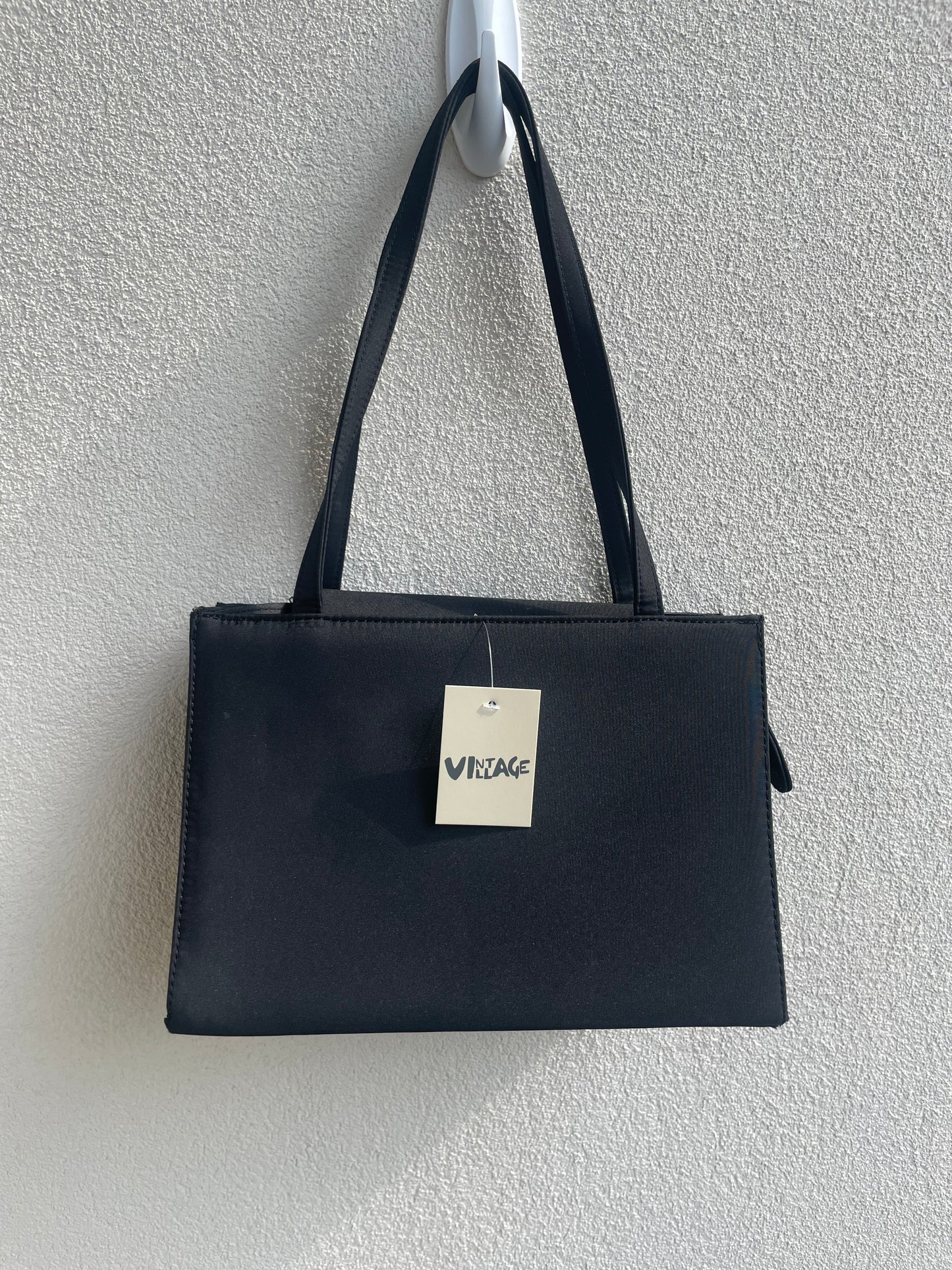Noir Chic Vintage Purse with Flip Phone Pocket