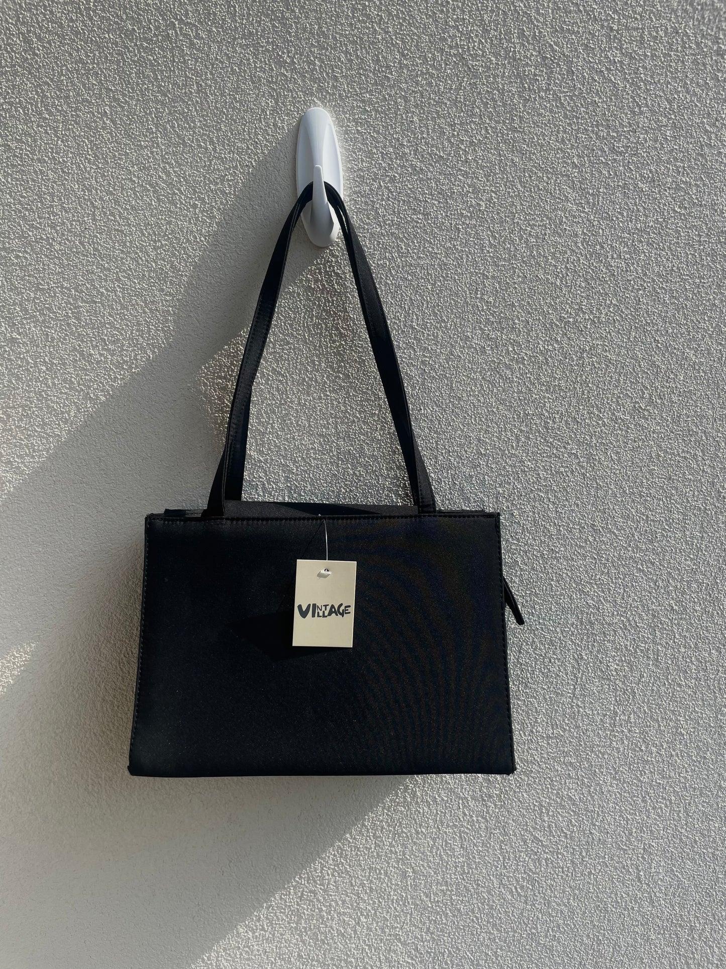 Noir Chic Vintage Purse with Flip Phone Pocket